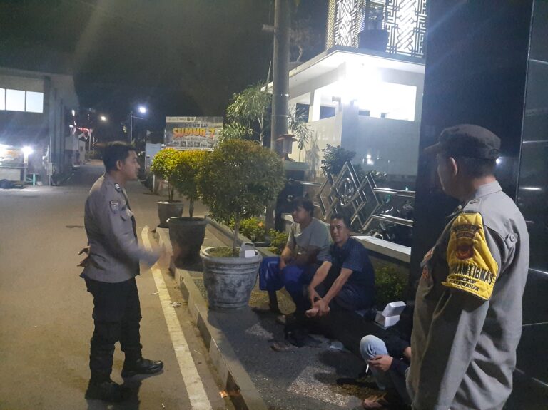 Dekatkan Diri dengan Warga, Polsek Pasawahan Laksanakan Patroli Humanis di Titik Rawan Kriminalitas