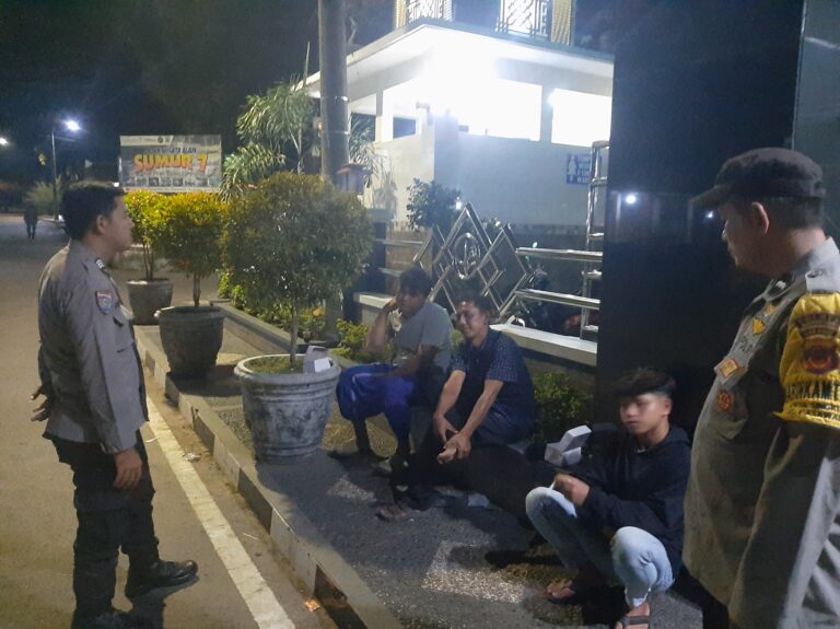 Wujudkan Kamtibmas Kondusif, Polsek Pasawahan Gencarkan Patroli Dialogis Siang dan Malam Hari