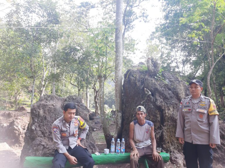 Dekatkan Diri dengan Masyarakat, Polsek Pasawahan Patroli Humanis di Desa Kaduela