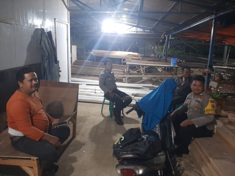 Polsek Pasawahan Berpatroli Hingga Dini Hari, Cegah Aksi Curanmor dan Kejahatan Jalanan