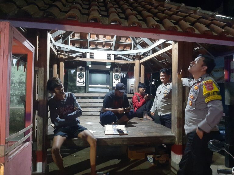 Polsek Pasawahan Gelar Patroli Humanis, Wujudkan Kebersamaan Jaga Kamtibmas