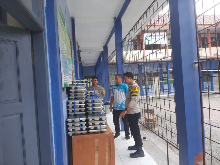 Polsek Pasawahan Kawal Distribusi MBG, Pastikan Anak Sekolah Terlayani dengan Aman