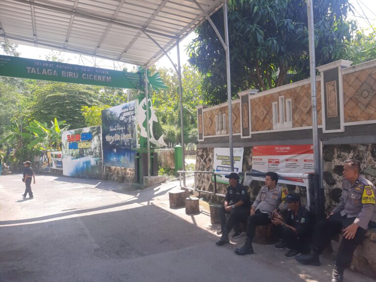 Patroli Dialogis Polsek Pasawahan Ajak Karyawan Telaga Biru Cicerem Jaga Keamanan Wisata