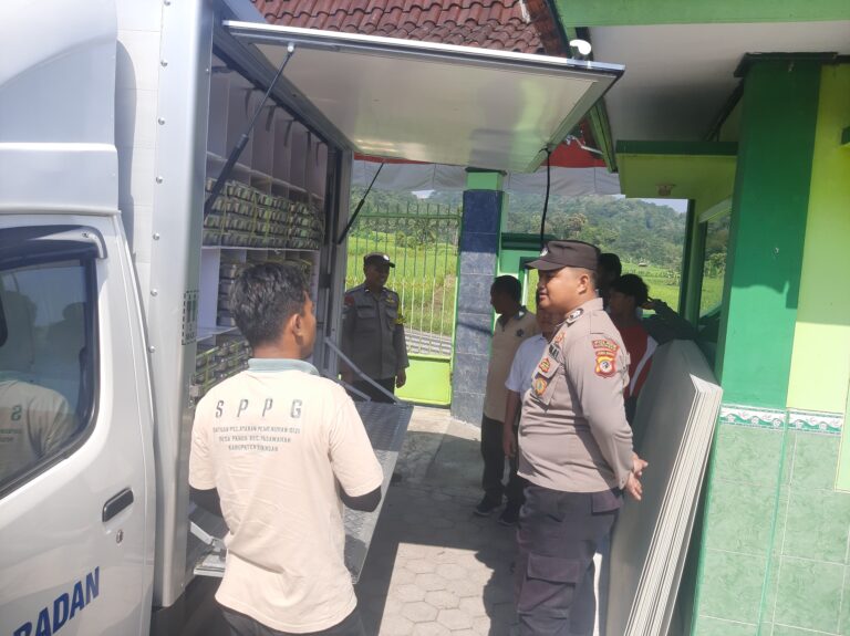 Polsek Pasawahan Pastikan Anak Sekolah Terlayani Program MBG dengan Aman