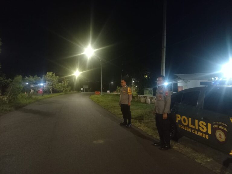 “Polsek Cilimus Gelar KRYD Malam, Pastikan Kuningan Aman dari Aksi Kriminalitas”