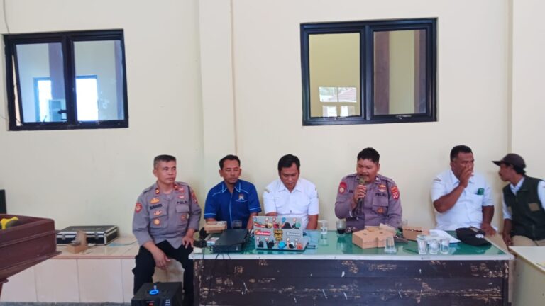 Polsek Ciwaru Ajak Aparatur Desa dan Masyarakat Bersinergi Jaga Kamtibmas