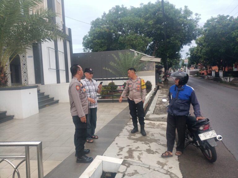 Polsek Ciawigebang Gelar Patroli KRYD Siang Hari, Sampaikan Himbauan Kamtibmas kepada Warga Susukan
