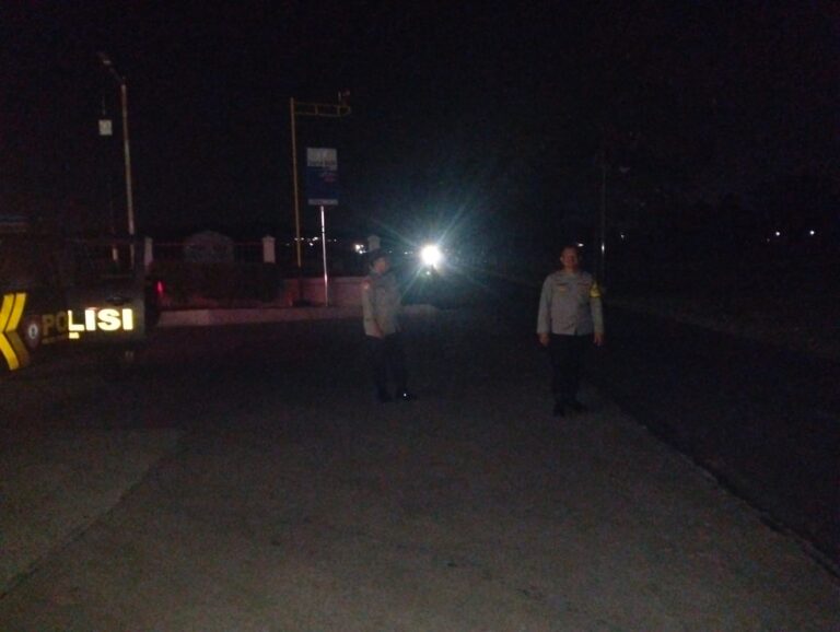 Bhabinkamtibmas Polsek Ciawigebang Gelar Patroli Malam KRYD Antisipasi Gangguan Kamtibmas di Cipicung
