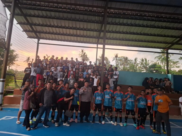 Polsek Ciawigebang Kawal Ketertiban Turnamen Futsal Milangkala ke-39 Desa Cijagamulya