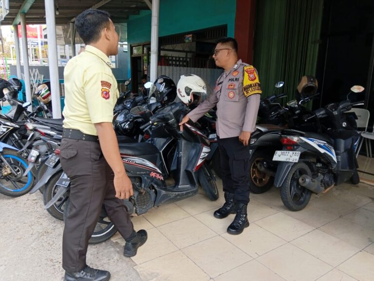 Bhabinkamtibmas Kadurama Sambangi Satpam Koperasi Artha Guna Mandiri, Tekankan Kewaspadaan dan Antisipasi Gangguan Kamtibmas