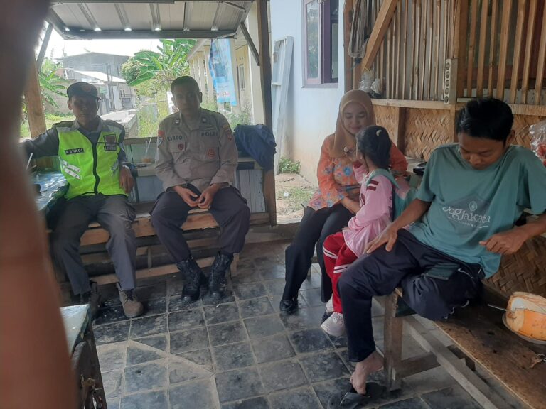 Bhabinkamtibmas Polsek Kramatmulya Sambangi Warga sampaikan himbauan kamtibmas