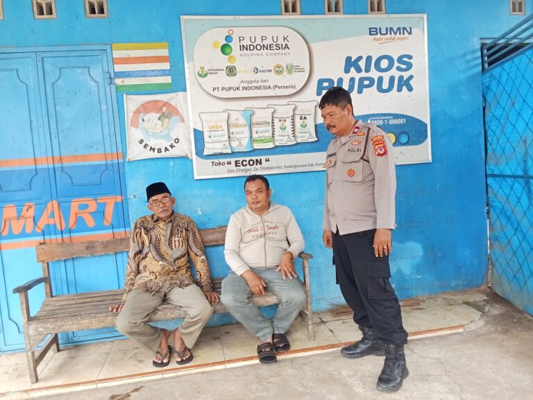 Kanit Intelkam Polsek Ciwaru Berikan Edukasi kepada Pengusaha dan Pedagang Pupuk