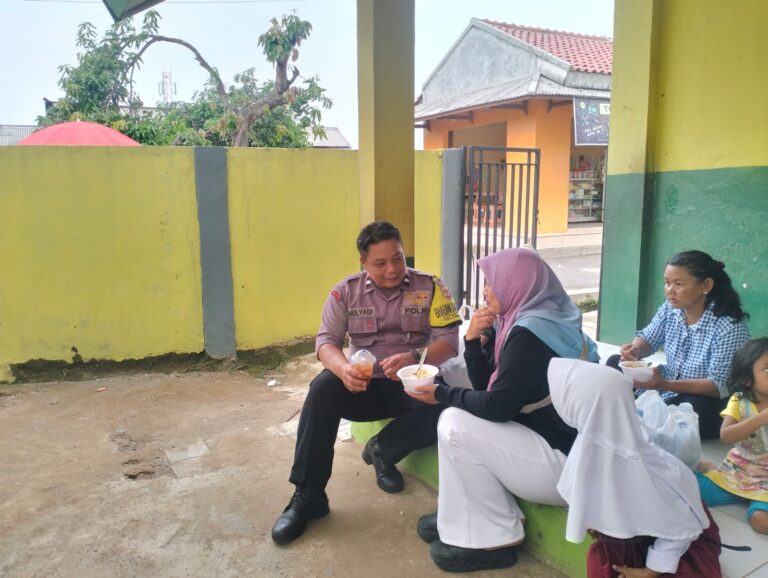 Peduli Anak Sekolah, Bhabinkamtibmas Desa Kapandayan Sampaikan Himbauan Kamtibmas dan Kesehatan