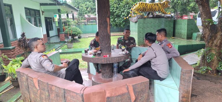 SINERGITAS TNI–POLRI, JALIN SILATURAHMI PERERAT KOLABORASI TUGAS DI KECAMATAN CIWARU