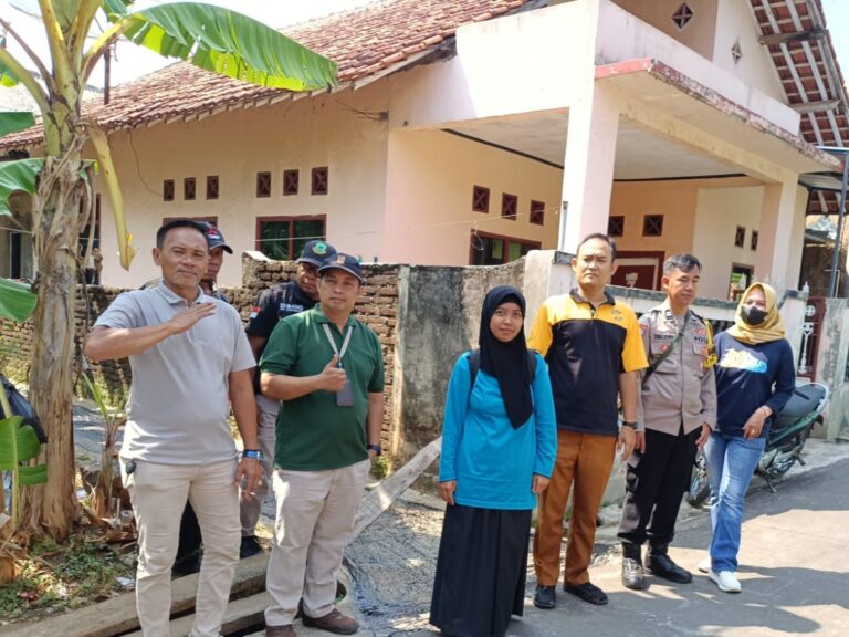 Bhabinkamtibmas Cihaur Jalin Sinergitas Kamtibmas dengan Warga untuk Wujudkan Lingkungan Kondusif