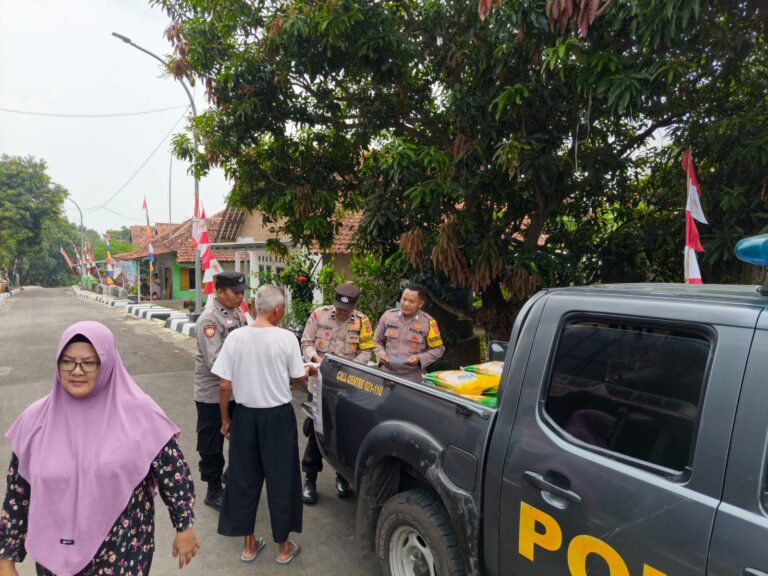 Anggota Polsek Pancalang Laksanakan Patroli Dialogis di Wilayah Hukum dengan Menyambangi Warga untuk Menjalin Silaturahmi