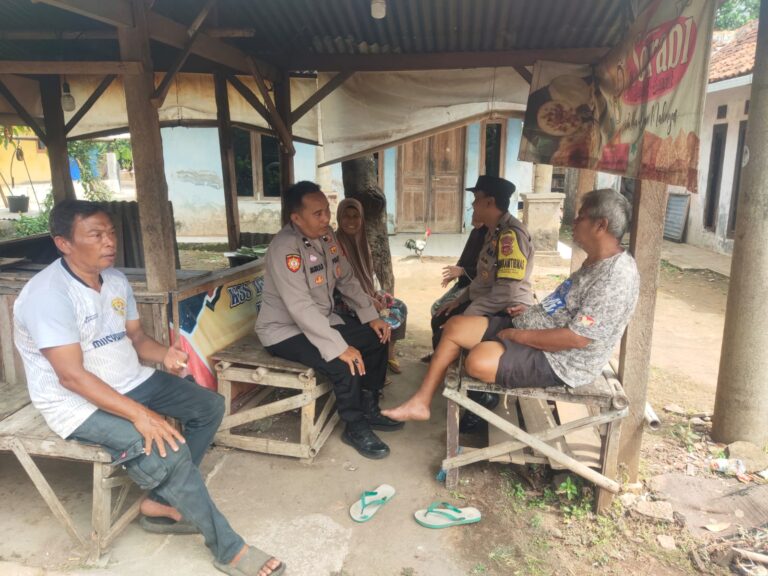 Aipda Djayusman Laksanakan Sambang dan Silaturahmi dengan Tokoh Masyarakat sebagai Upaya Membangun Sinergitas dan Menjaga Kondusifitas Kamtibmas