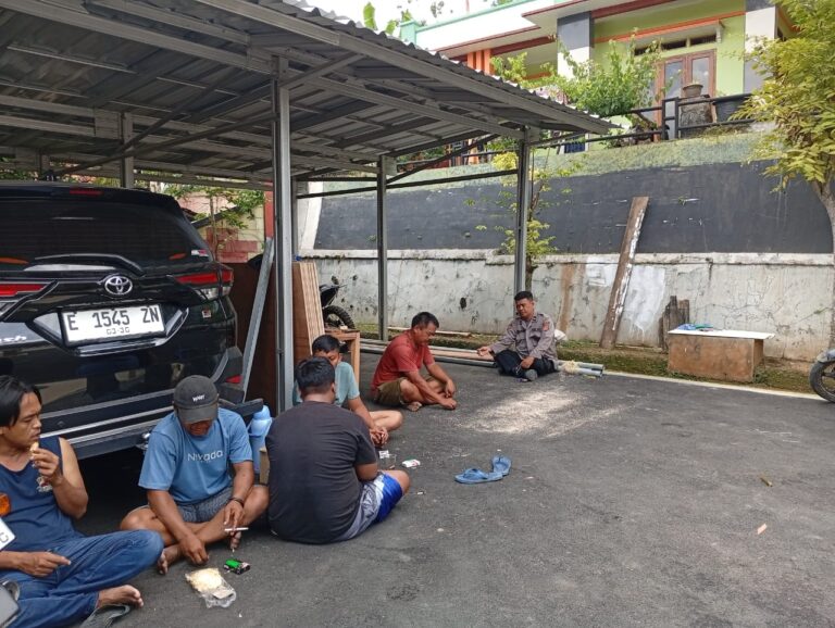 ‘Anggota Patroli Polsek Cibingbin Laksanakan Patroli Dialogis Antisipasi C3, Demi menjaga Kondusifitas diwilayah hukum Polsek Cibingbin’