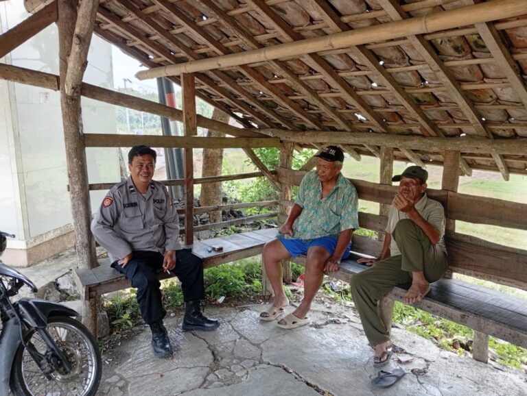 ‘Anggota Patroli Polsek Cibingbin Laksanakan Patroli Dialogis Antisipasi C3, Demi menjaga Kondusifitas diwilayah hukum Polsek Cibingbin’