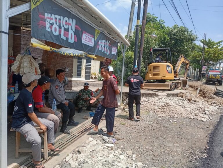 ‘Anggota Patroli Polsek Cibingbin Laksanakan Patroli Dialogis Antisipasi C3, Demi menjaga Kondusifitas diwilayah hukum Polsek Cibingbin’