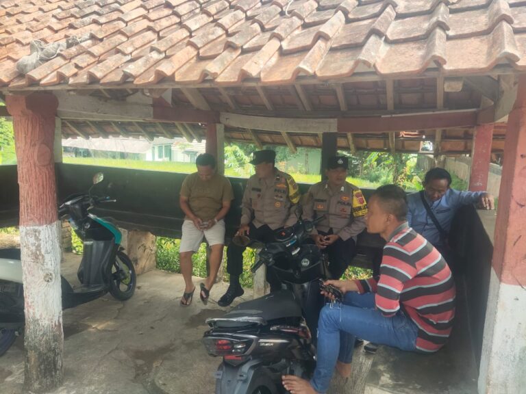 Polsek Pancalang Laksanakan Patroli Dialogis di Wilayah Hukum dengan Menyambangi Warga untuk Menjalin Silaturahmi dan Meningkatkan Kesadaran Menjaga Kamtibmas Bersama