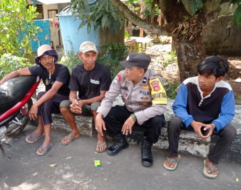 Aipda Djayusman Laksanakan Sambang dan Silaturahmi dengan Tokoh Masyarakat sebagai Upaya Membangun Sinergitas dan Menjaga Kondusifitas