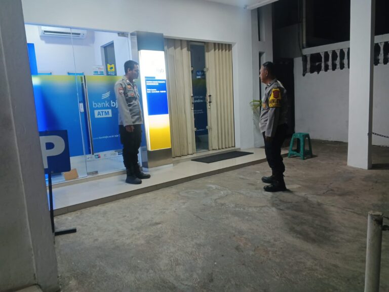 Masyarakat dan Petugas Keamanan Sambut Positif Patroli Dini Hari Polsek Mandirancan