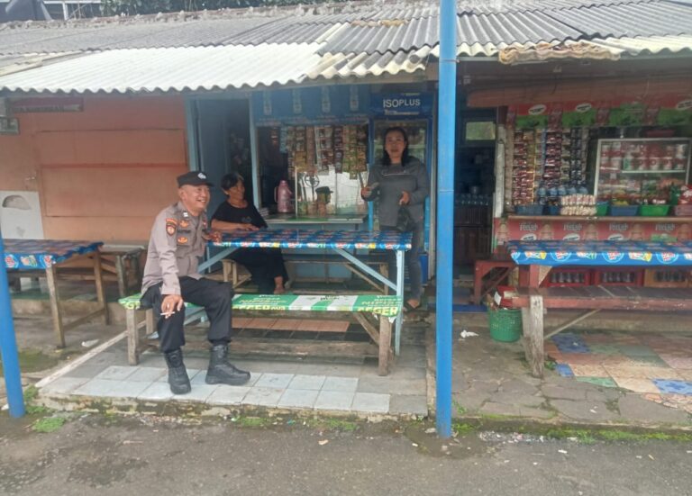 personil polsek cigugur patroli dialogis monitoring warga Cisantana, himbau jaga kamtibmas