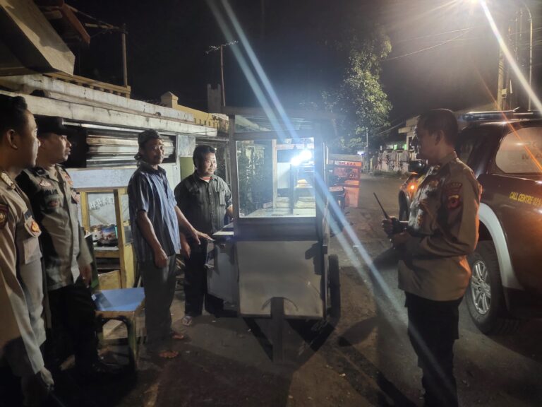 Patroli Rutin Personel Polsek Pancalang Laksanakan Pemantauan Wilayah dan Dialogis Bersama Warga untuk Meningkatkan Keamanan