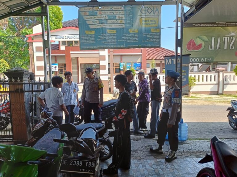 Polsek Pancalang Laksanakan Patroli Dialogis dengan Bertatap Muka Bersama Warga sebagai Bentuk Pendekatan Humanis untuk Meningkatkan Kepercayaan dan Menjaga Stabilitas Kamtibmas di Wilayah Hukum Polsek Pancalang