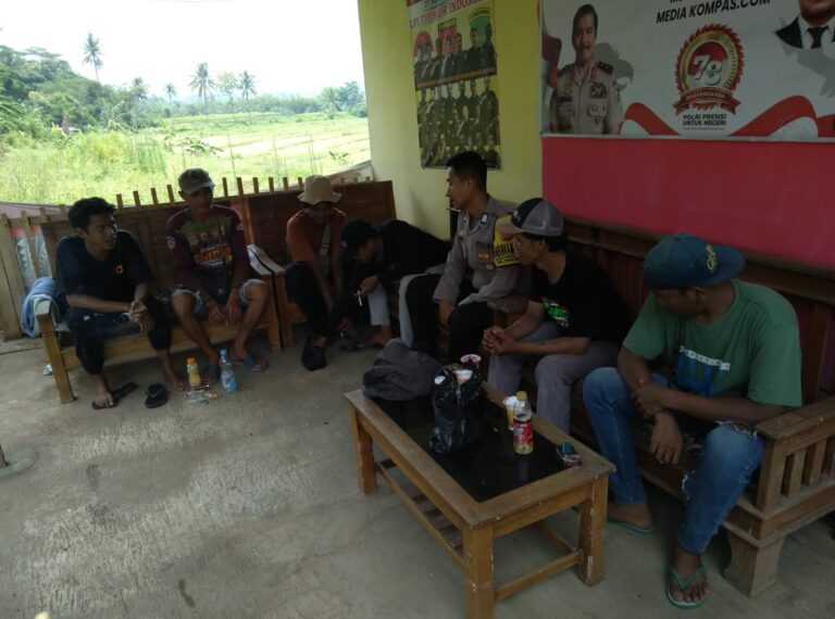 Bhabinkamtibmas Desa Patalagan Polsek Pancalang Jalin Silaturahmi Bersama Warga Binaan untuk Mempererat Hubungan Kekeluargaan dan Wujudkan Lingkungan yang Aman