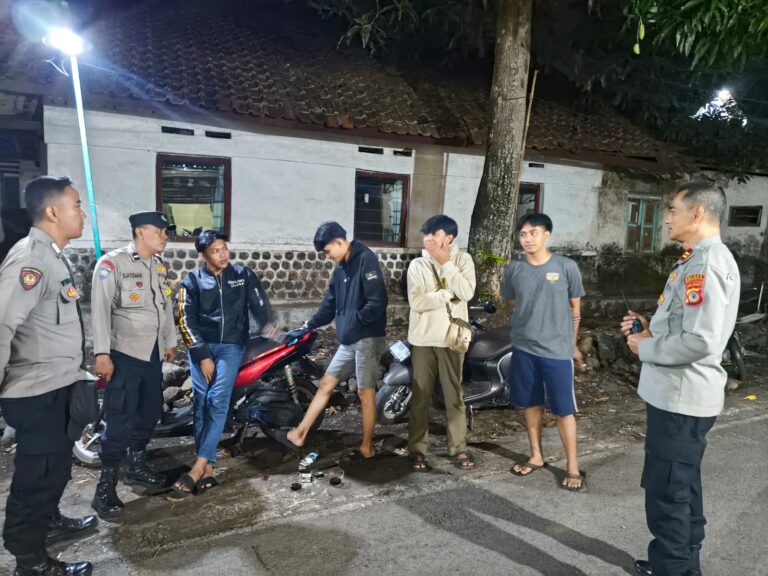 Polsek Pancalang Gelar Patroli KRYD pada Hari Jum’at di Sejumlah Lokasi Publik untuk Cegah Gangguan Kamtibmas dan Berikan Rasa Aman kepada Masyarakat