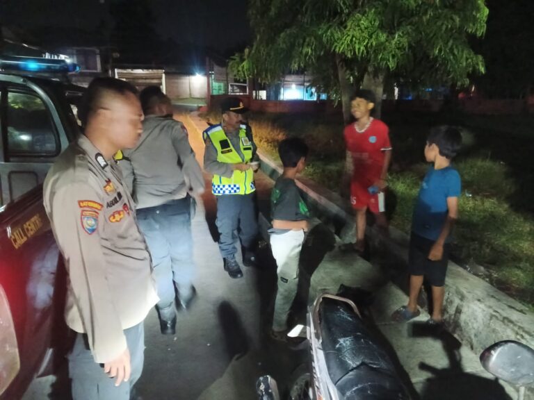 Jauhi Kenakalan dan Narkoba, Kapolsek Mandirancan Ajak Remaja di Blok Manis