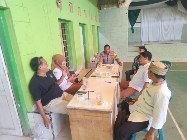 Tertipu Lowongan Kerja di Facebook, Pemuda Asal Sumedang Diselamatkan Bhabinkamtibmas Sampora