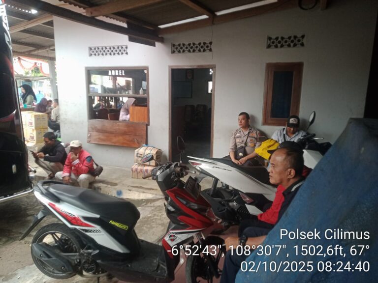 DALAM RANGKA CIPTAKAN SITUASI KAMTIBMAS YANG AMAN, NYAMAN DAN KONDUSIF, AIPDA MOMON USMAN EFENDI SAMBANGI PO. AUREL TRANS