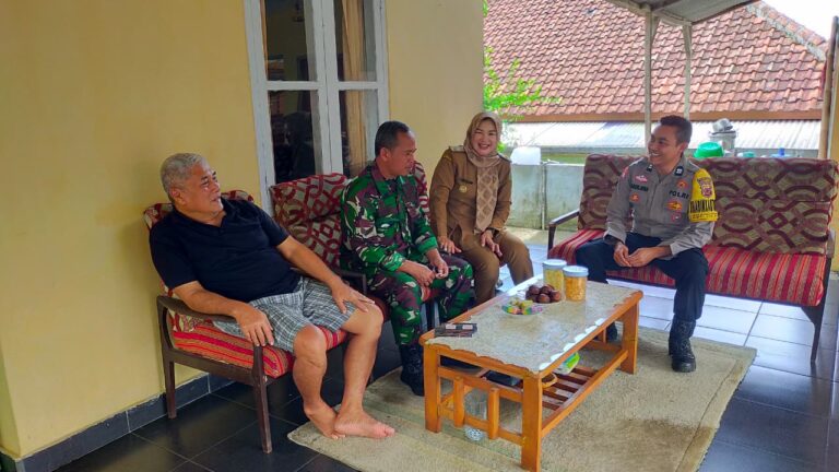Sinergitas TNI-Polri Perkuat Keamanan Desa Setianegara
