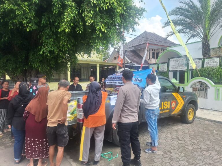 Polsek Ciwaru Gencar Gelar Pasar Murah Beras Bulog, Harga Terjangkau Rp60.000 per 5 Kg