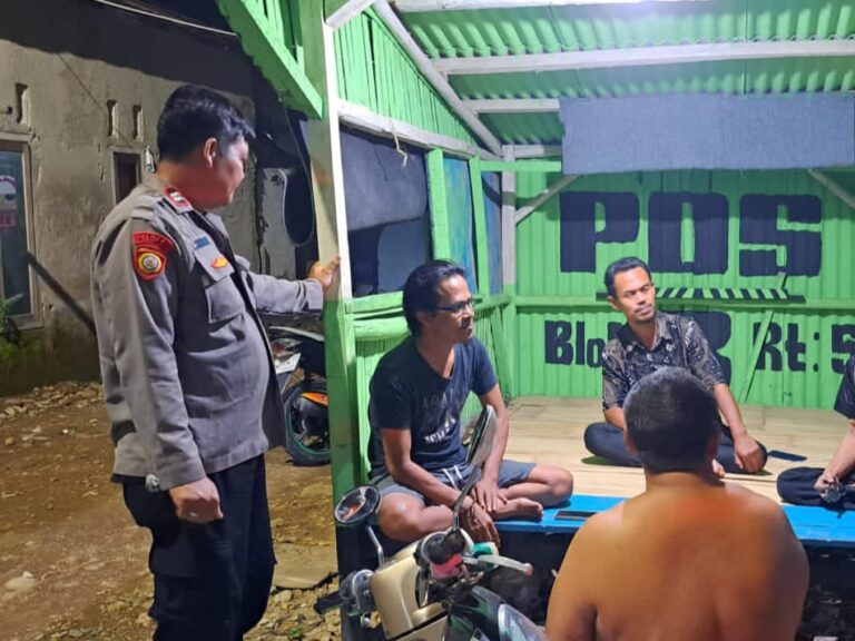 Patroli Polsek Ciwaru Sambangi dan Monitoring Pos Kamling di Wilayah Hukumnya
