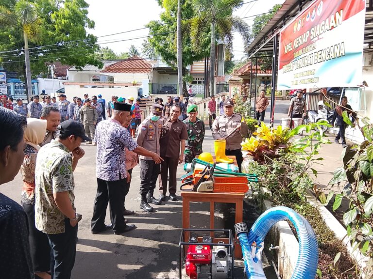 Cegah Risiko Bencana, Polsek Ciawigebang Polres Kuningan Ikut Evaluasi Kesiapan Personel dan Peralatan