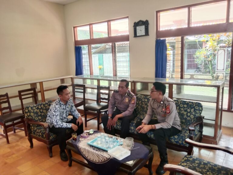 KANIT BINMAS POLSEK LURAGUNG LAKSANAKAN SAMBANG BERIKAN HIMBAUAN KAMTIBMAS