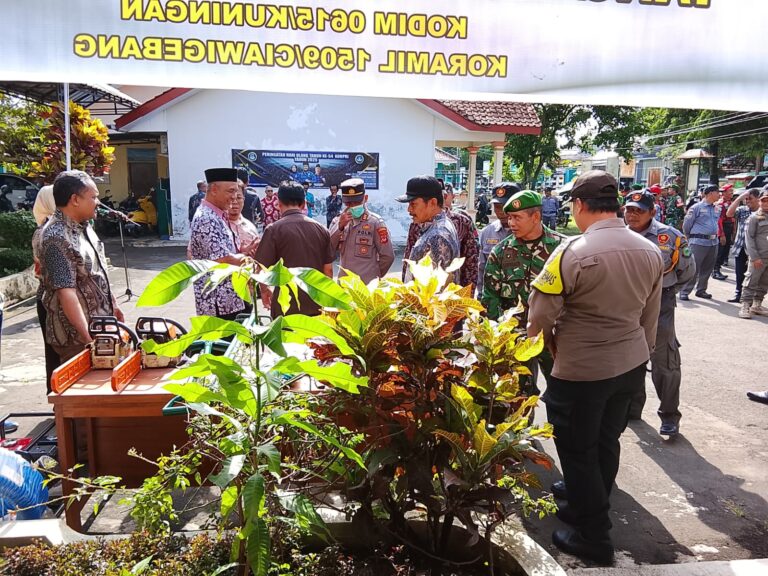 Siap Hadapi Cuaca Ekstrem, Polsek Ciawigebang Polres Kuningan Ikuti Apel Kesiapsiagaan Bencana