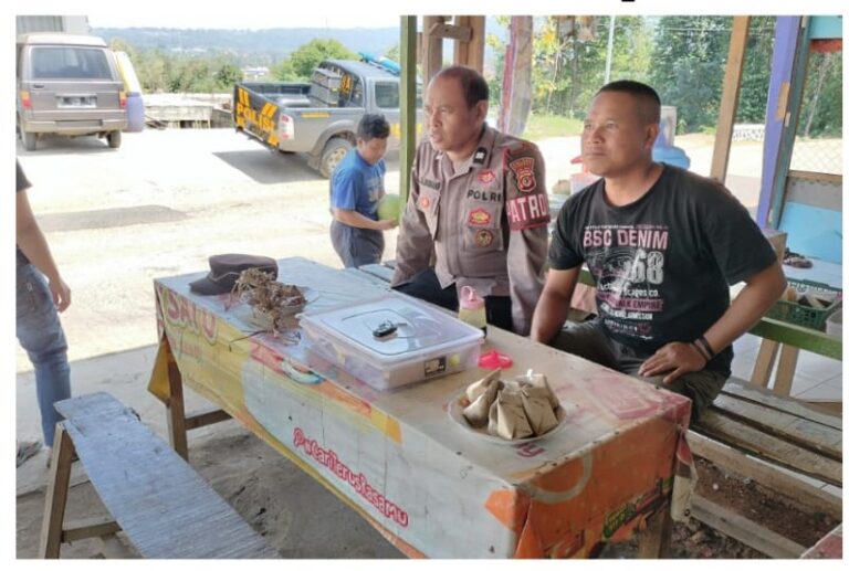 Kanit Samapta Polsek Kramatmulya Beserta Anggota Sambangi Warga Desa Karangmangu, Sampaikan Himbauan Kamtibmas