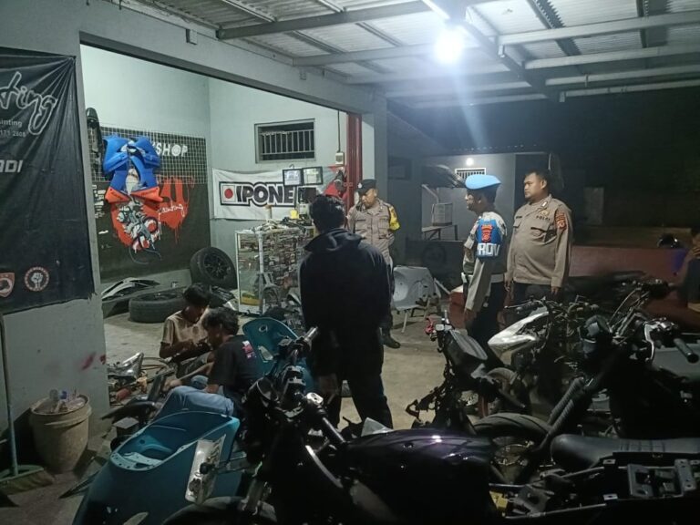 Anggota Polsek Pancalang Laksanakan Patroli Dialogis Menyambangi Warga dan Berikan Edukasi Kamtibmas, Tingkatkan Keamanan Lingkungan