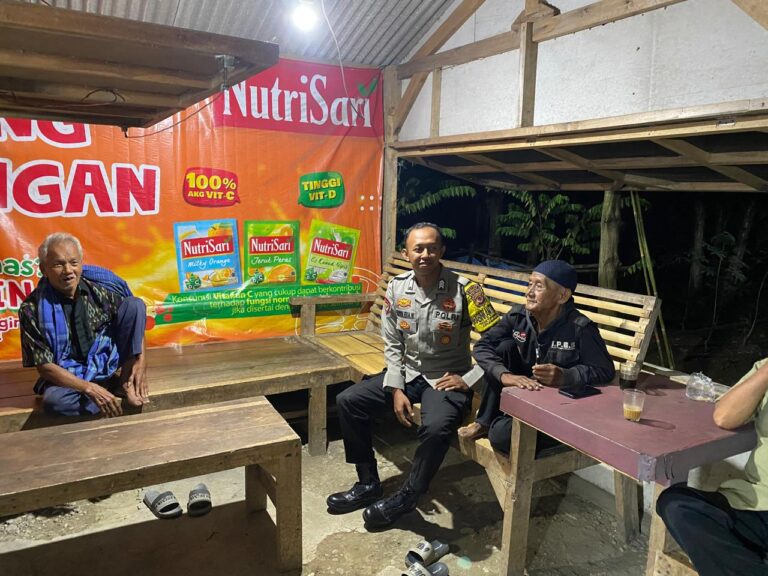 “Polsek Cibingbin Gelar Patroli Malam, Antisipasi C3 dan Gangguan Kamtibmas”