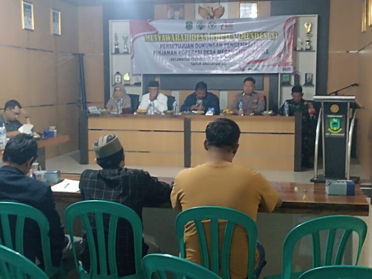 Brigpol Tendy, Bhabinkamtibmas Desa Paniis hadir kawal Musdesus, wujudkan sinergi Polri dan pemerintah desa jaga keamanan wilayah