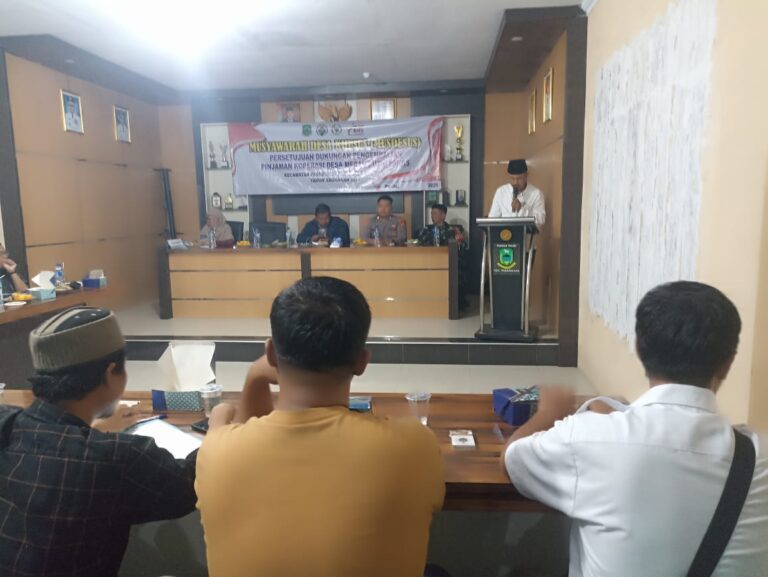 Sinergi Polsek Pasawahan, Bhabinkamtibmas Desa Paniis Brigpol Tendy kawal jalannya Musdesus dengan aman dan tertib