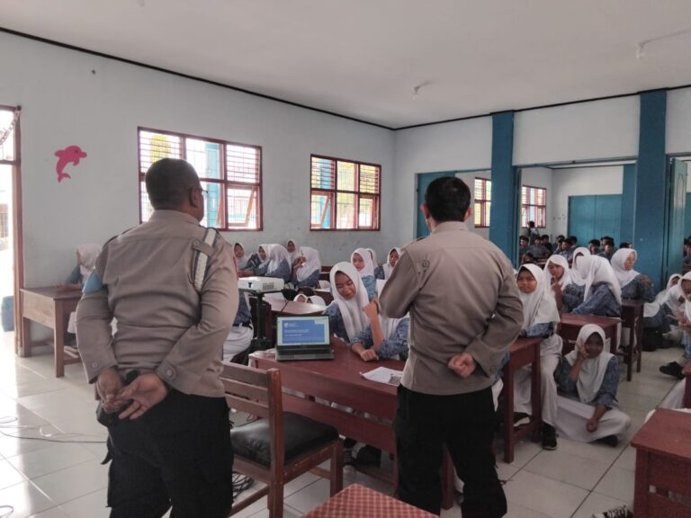 “Soal Bahaya Narkoba dan Geng Motor Kanit Propam Polsek Mandirancan Edukasi Siswa SMPN 2 Mandirancan”
