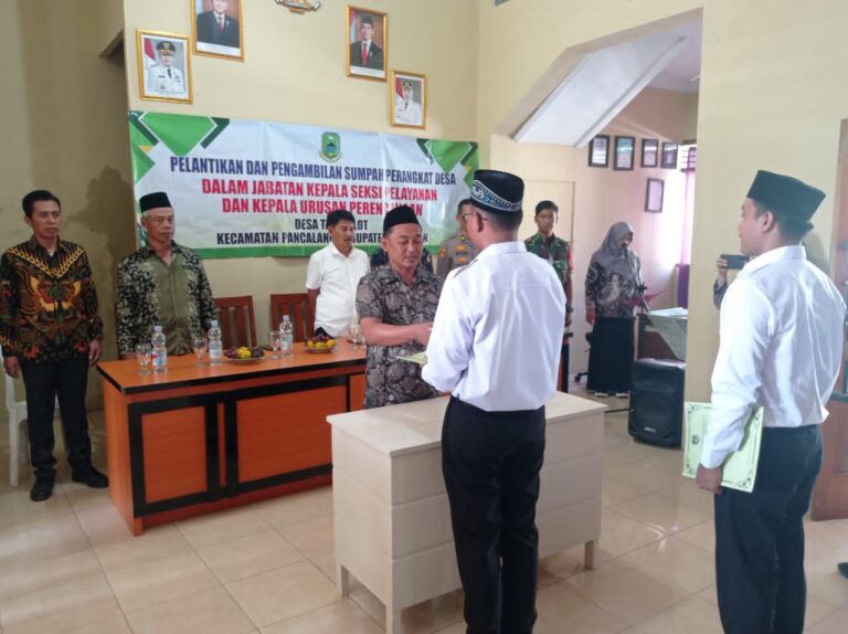 Kapolsek Pancalang IPTU Wiyogi Hadiri Kegiatan Pelantikan Perangkat Desa Bersama Forkopimcam Sebagai Wujud Sinergi Membangun Pemerintahan Desa yang Tertib dan Kondusif