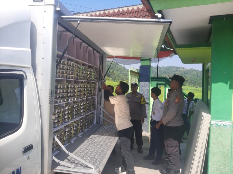 Polsek Pasawahan Laksanakan Pengamanan dan Pemantauan MBG di Dapur SPPG PANIIS