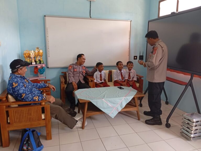 Patroli Dialogis di Sekolah Sekolah, Polsek Pasawahan Dorong Sinergi Polisi dan Masyarakat